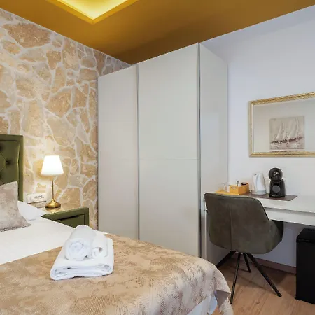 Гостьовий будинок Luxury Floramye (adults Only)