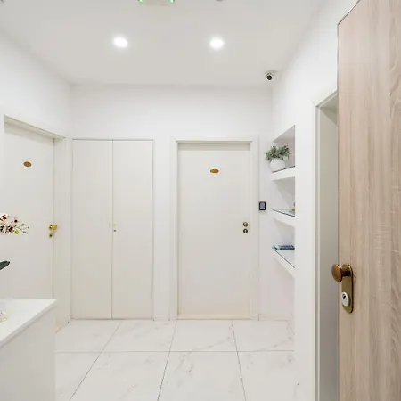 Гостьовий будинок Luxury Floramye (adults Only) 4*