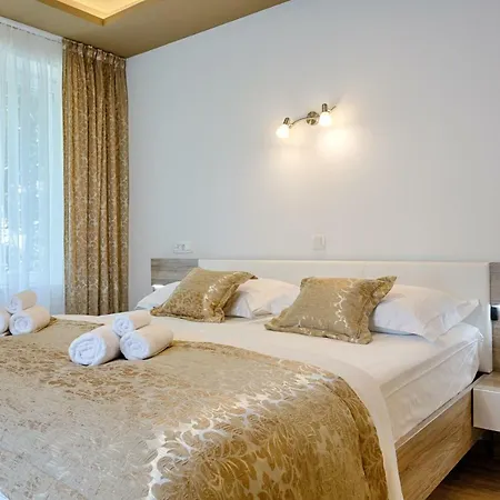 Luxury Floramye 4* Split